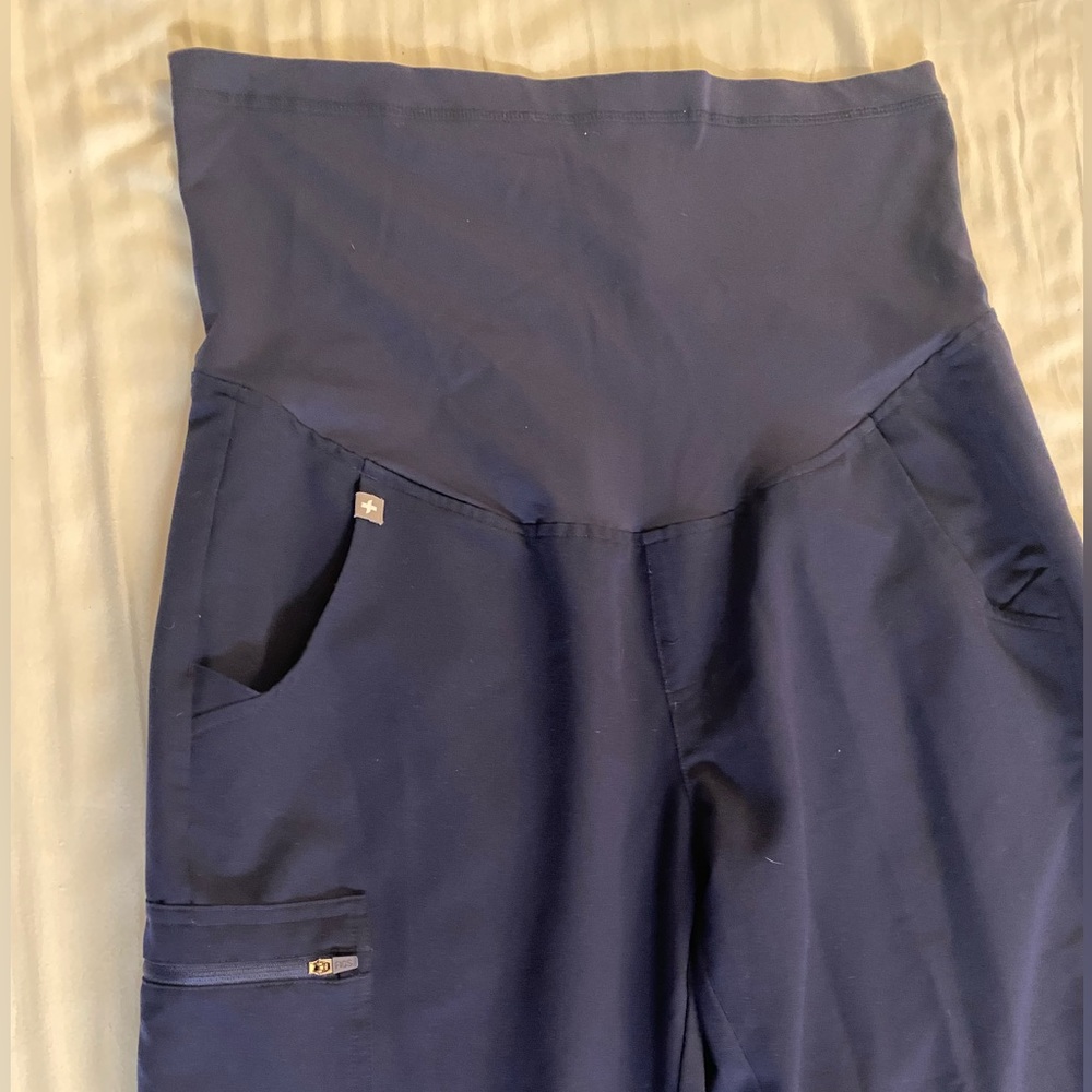 FIGS Zamora maternity joggers